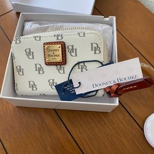 New small wallet dooney and Bourkey with original box and tags